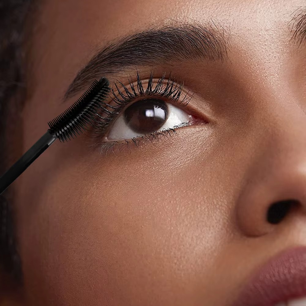 Easy to Apply Vibely Mascara for All Day Wear